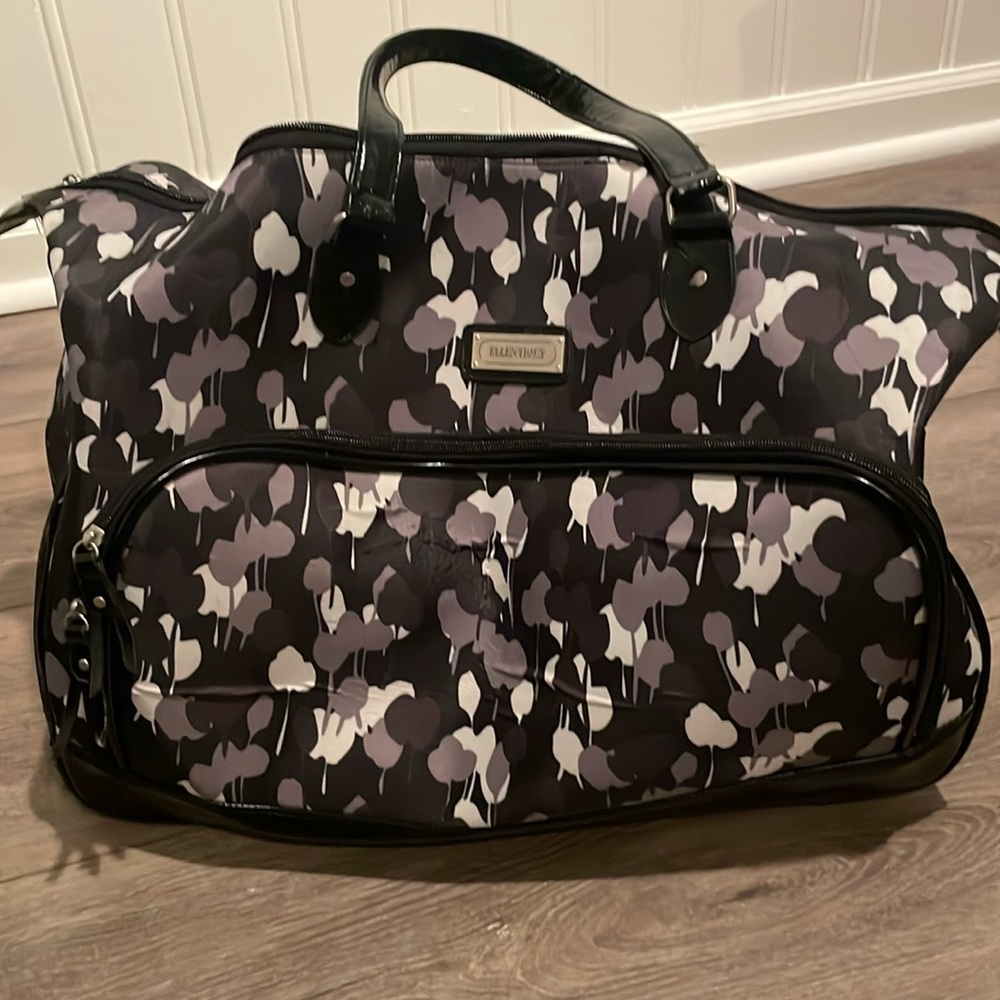 NWT Ellen Tracy Tulip 20” Rolling Duffel